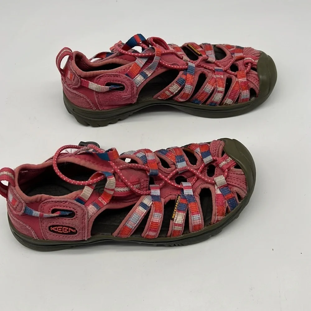 Keen Girls Newport Closed Toe Rainbow Water/Hiking Shoes size 2